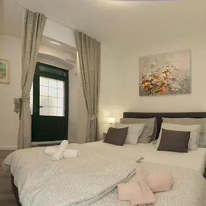 https://lct-apartment-klara.splithotels.org